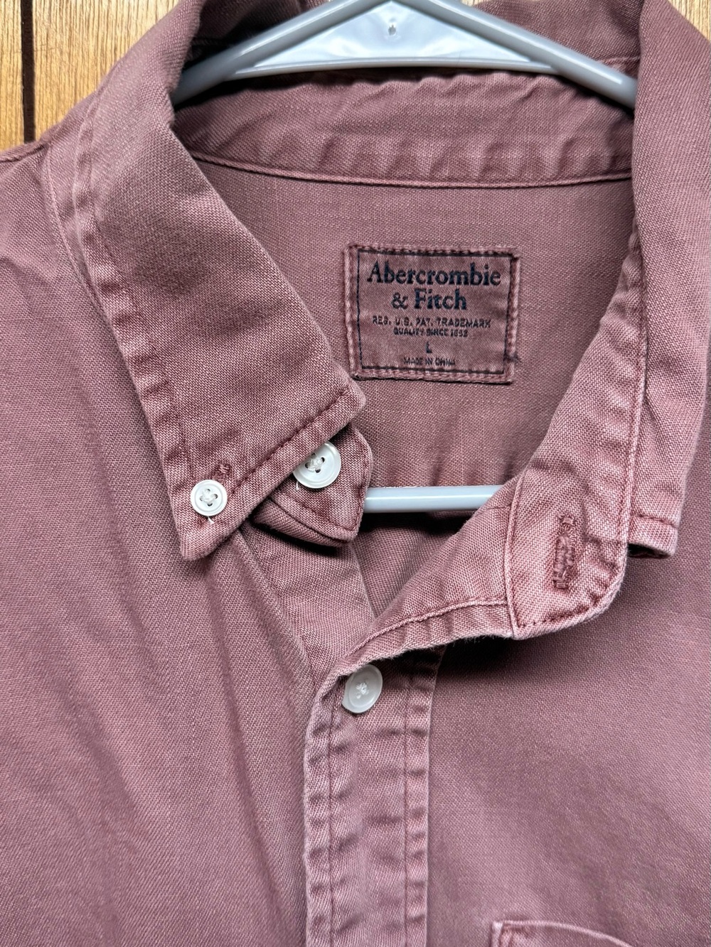 Abercrombie & Fitch Men's Button-Down Shirt in Dusty Mauve / Burgundy